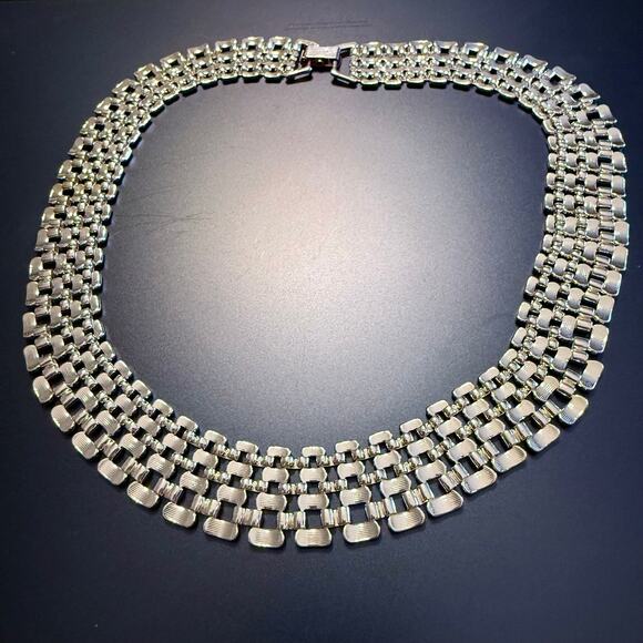 Napier Jewelry - Vintage NAPIER Signed Silver Tone Mesh Collar Necklace